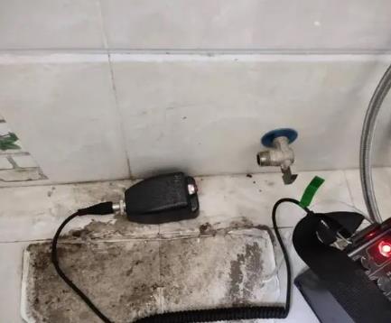 东昌府屋顶漏水维修公司分享下卫生间漏水的危害及解决方法